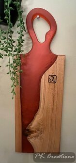 Tapasplank met epoxy red