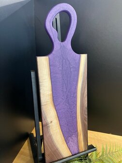 Tapasplank Notenhout met epoxy Paars