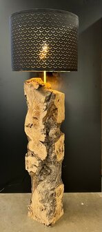 Staande lamp in olijfhout