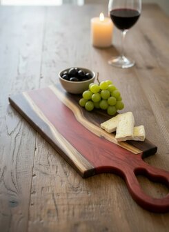 Tapasplank Notenhout met epoxy Oranje