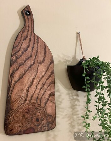 Tapasplank Eikenhout met epoxy wijnrood 