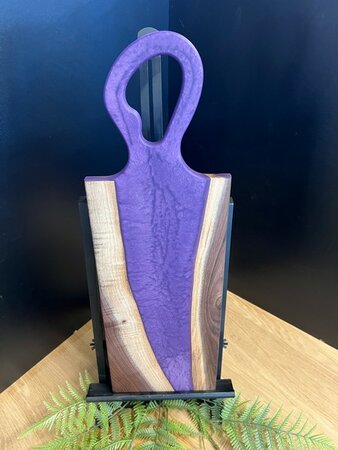 Tapasplank Notenhout met epoxy Paars