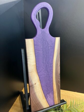 Tapasplank Notenhout met epoxy Paars