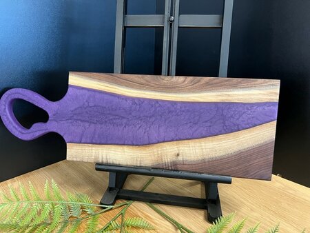 Tapasplank Notenhout met epoxy Paars