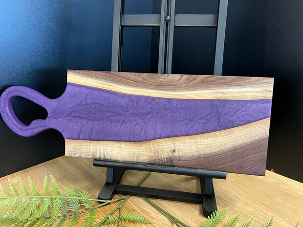 Tapasplank Notenhout met epoxy Paars