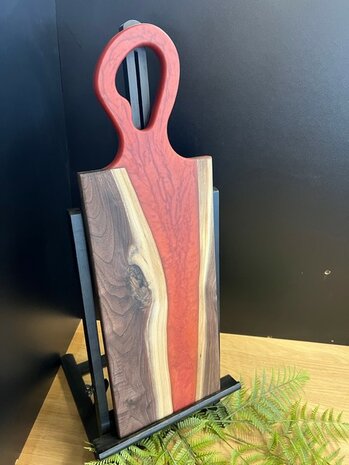 Tapasplank Notenhout met epoxy Oranje